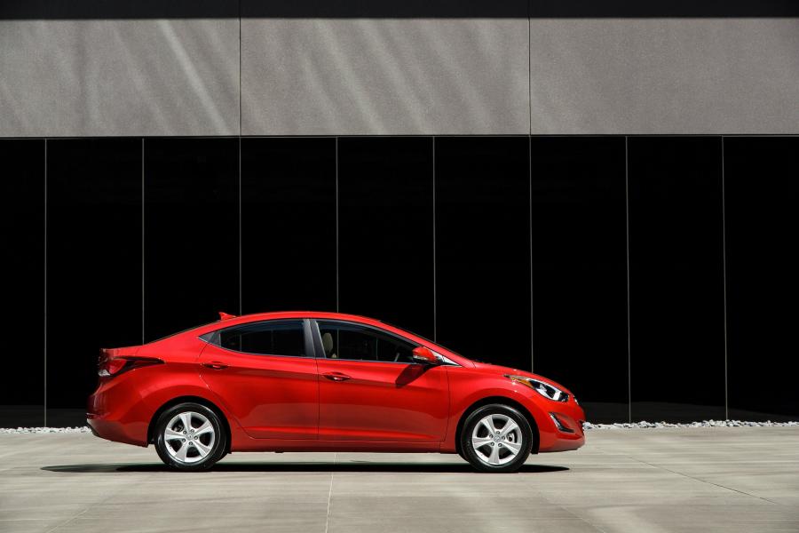  Hyundai Elantra Value Edition 2015 года  (фото 6 из 27)